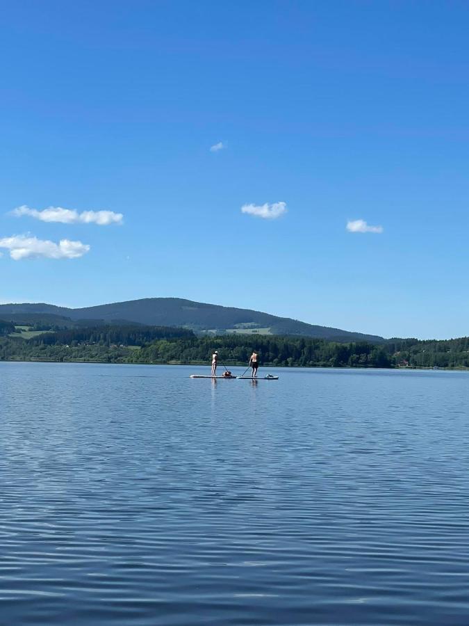 Hobiti Chatka Lipno Cerna v Posumavi Luaran gambar