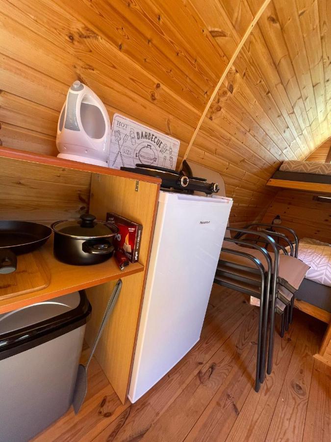 Hobiti Chatka Lipno Cerna v Posumavi Luaran gambar