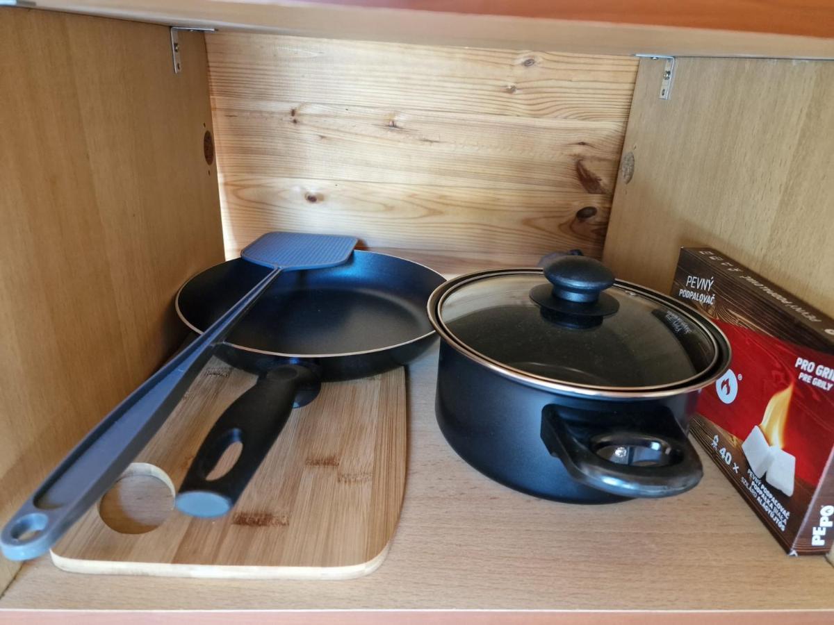 Hobiti Chatka Lipno Cerna v Posumavi Luaran gambar