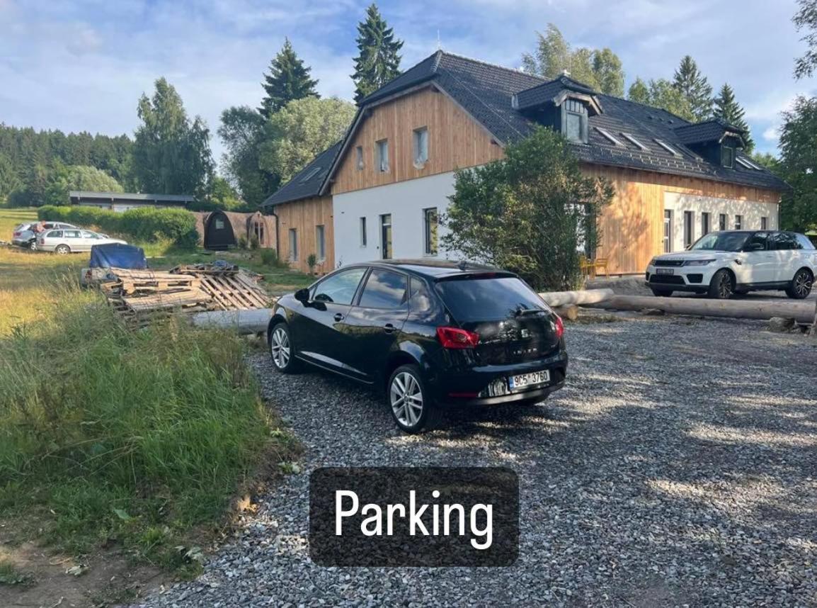 Hobiti Chatka Lipno Cerna v Posumavi Luaran gambar